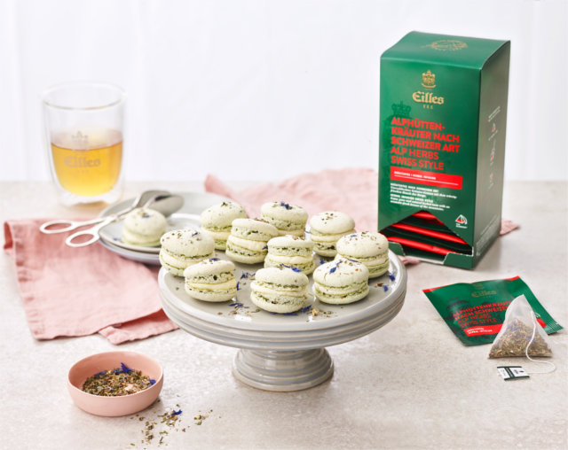 Recipie EILLES TEE Alp Herbs macaroons with goat cream cheese filling